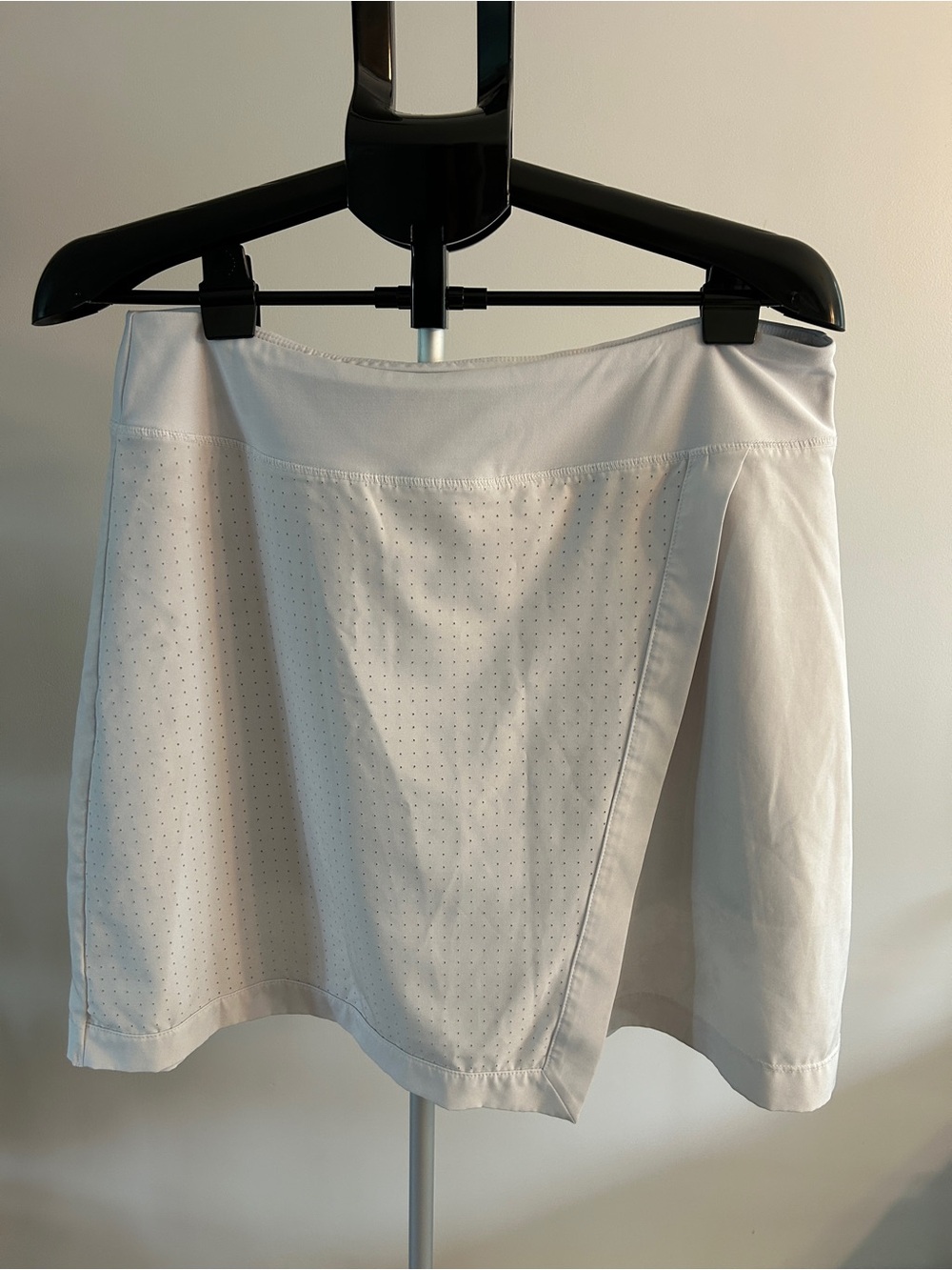 Mondetta White Women’s Athletic Skort with Perforated Front
